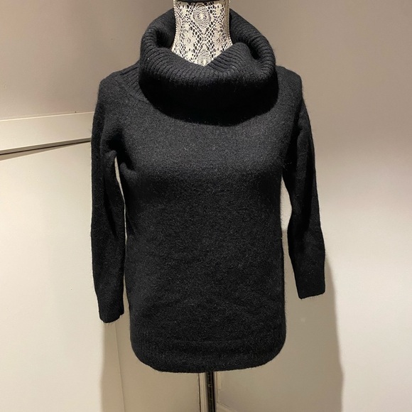 Artizia off shoulder turtleneck NWOT XXS black - Picture 3 of 5